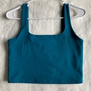 Express body contour crop tank